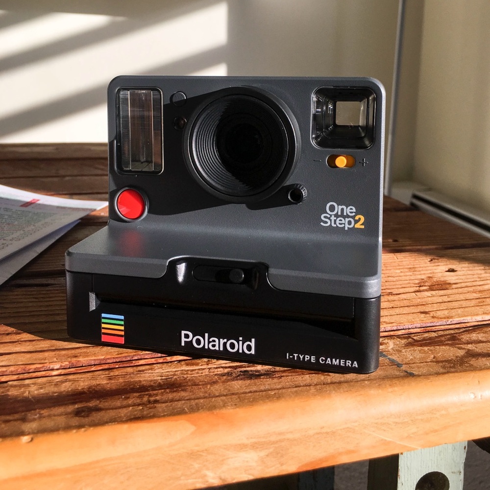 POLAROID CAMERA : I-Type one step 2